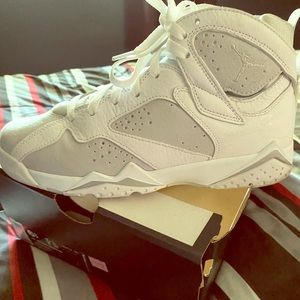 Air Jordan 7 Retro BG size 6.5y or size 8w